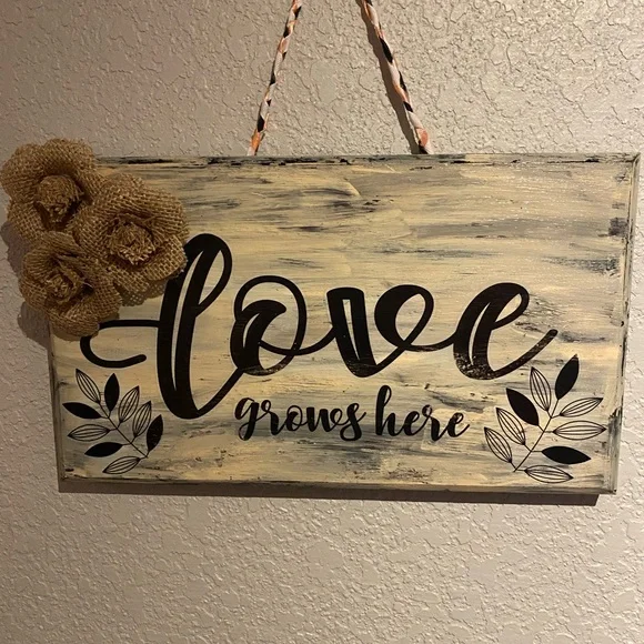 Love grows here rustic handmade sign - Picture 4 of 7